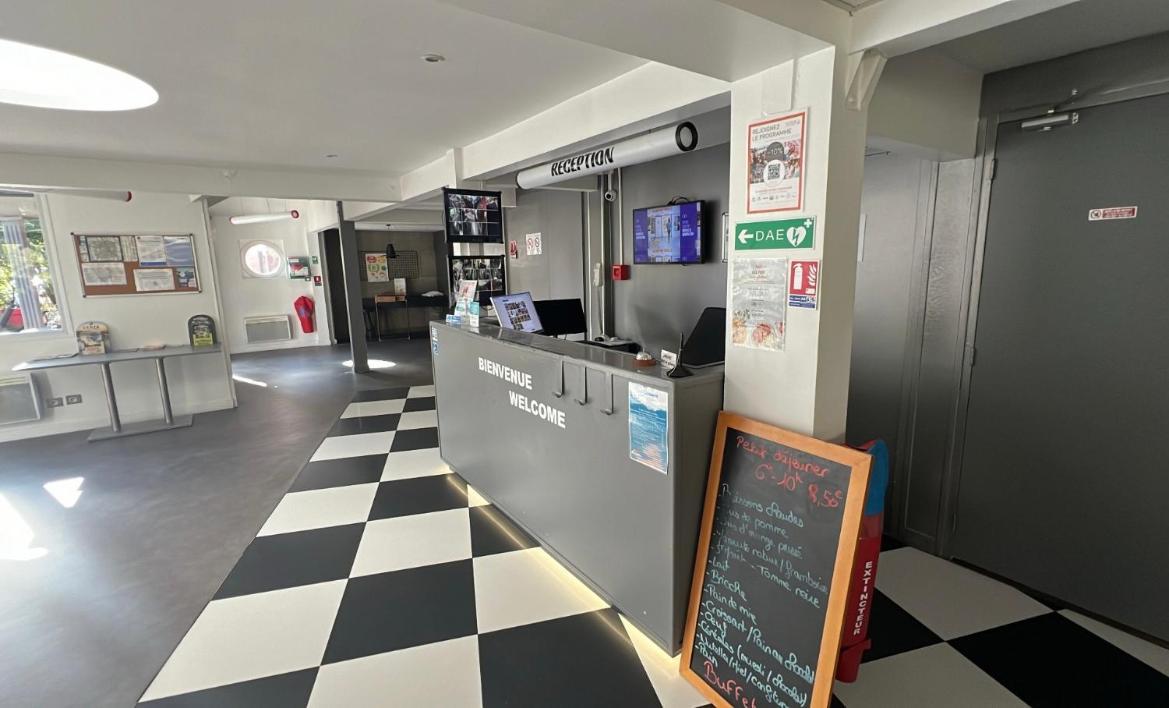 Enzo Hotels Trappes By Kyriad Direct Exterior foto