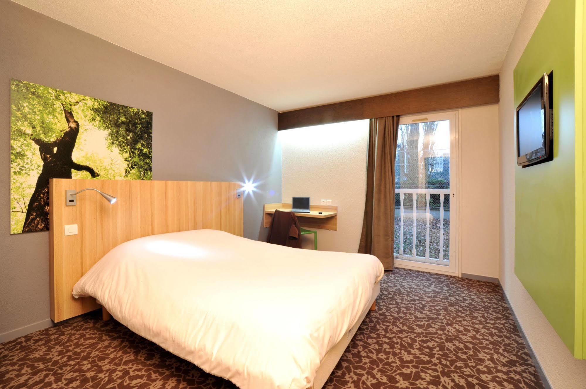 Enzo Hotels Trappes By Kyriad Direct Exterior foto